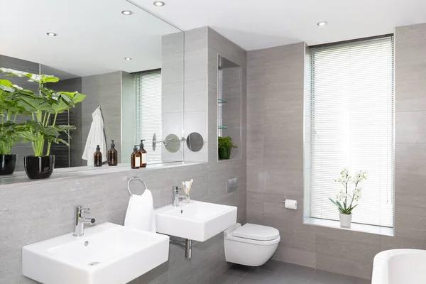 High-Quality Bathroom Remodeling Materials for St. Petersburg Homes